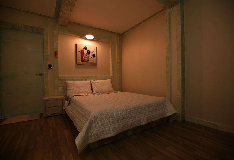 Geogi Motel