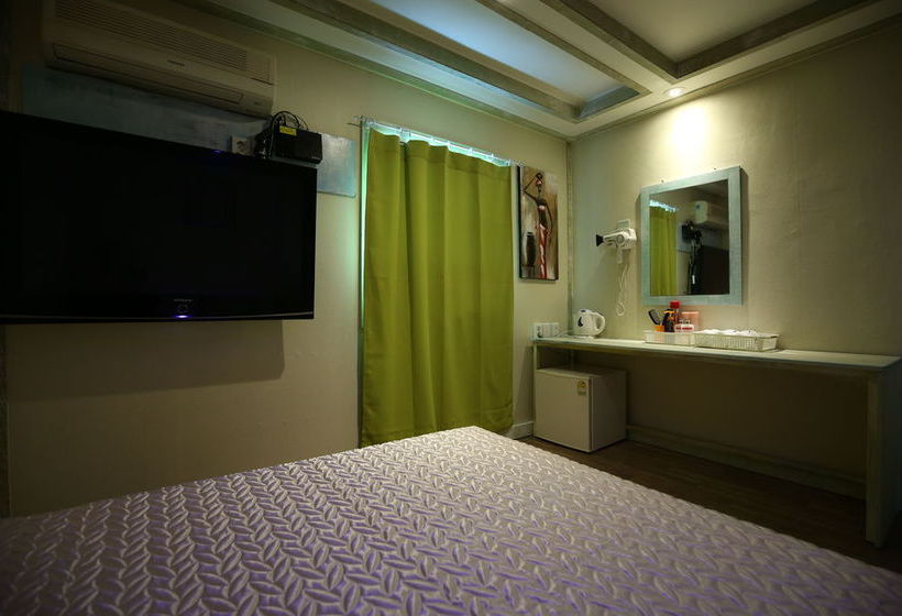 Geogi Motel