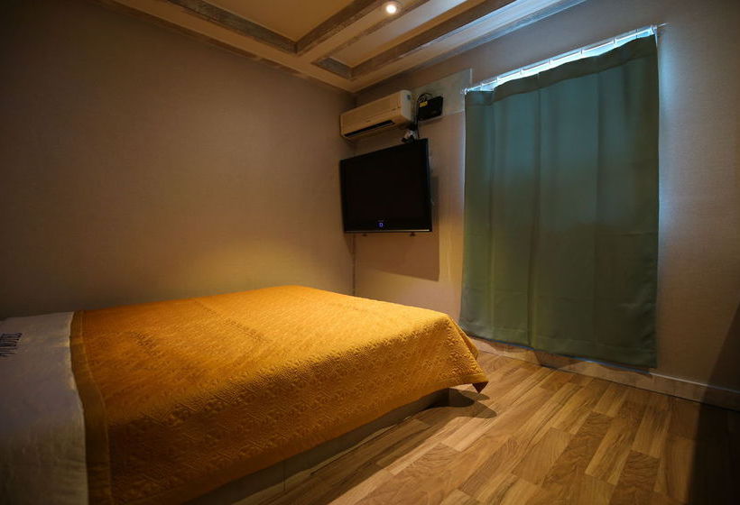 Geogi Motel