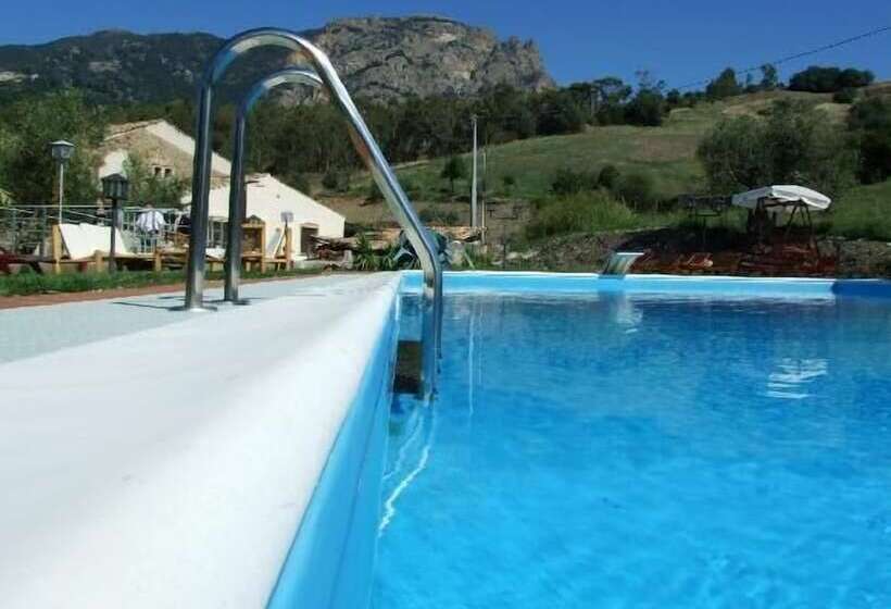 בית מלון כפרי A Sena Runcatini