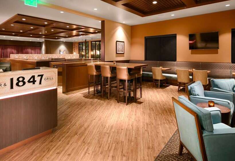 호텔 Best Western Premier Boulder Falls Inn