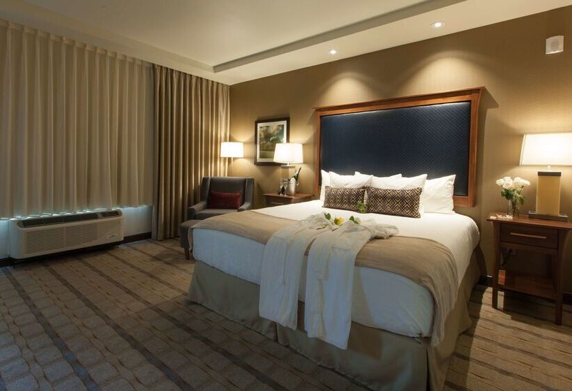 호텔 Best Western Premier Boulder Falls Inn