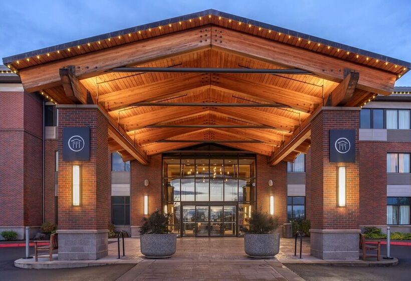 호텔 Best Western Premier Boulder Falls Inn