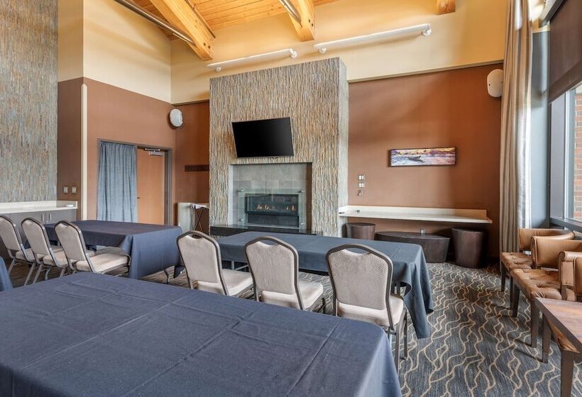 호텔 Best Western Premier Boulder Falls Inn