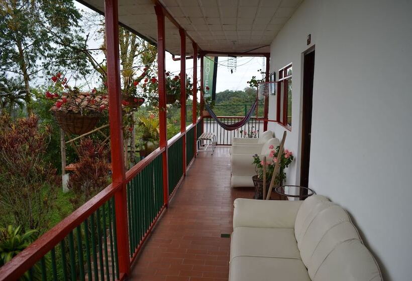 هتل Eco Lodge La Juanita