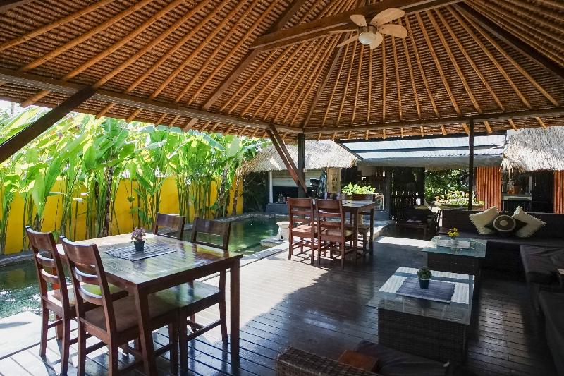 هتل Kampung 168