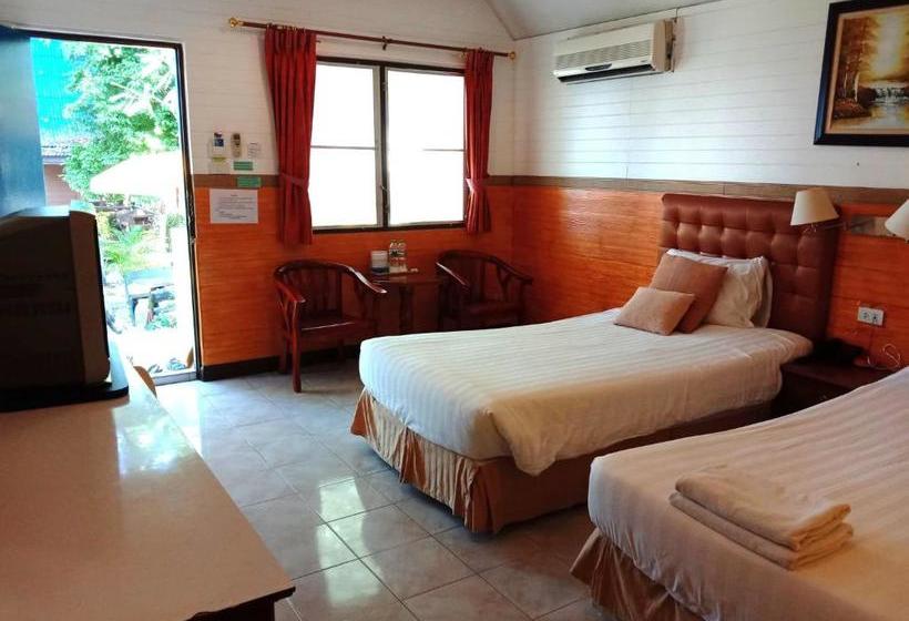 Fotos del hotel Lunar Hut Resort:  6