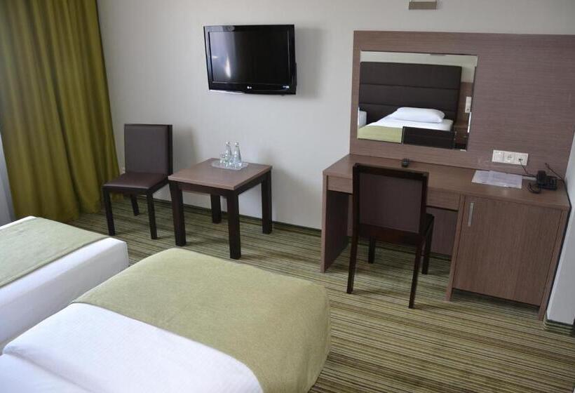 ホテル Pod Dębem