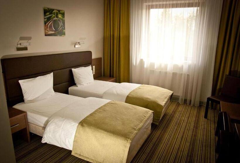 ホテル Pod Dębem