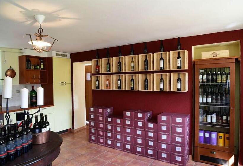 مبيت وإفطار Wine & Art Relais Vallombrosa