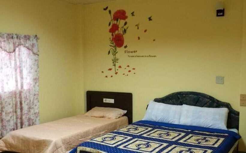 تختخواب و صبحانه Pthles Guest House