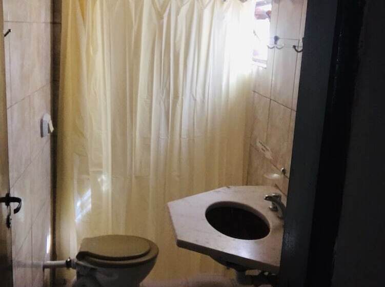 مسافرخانه Residencial Amaru