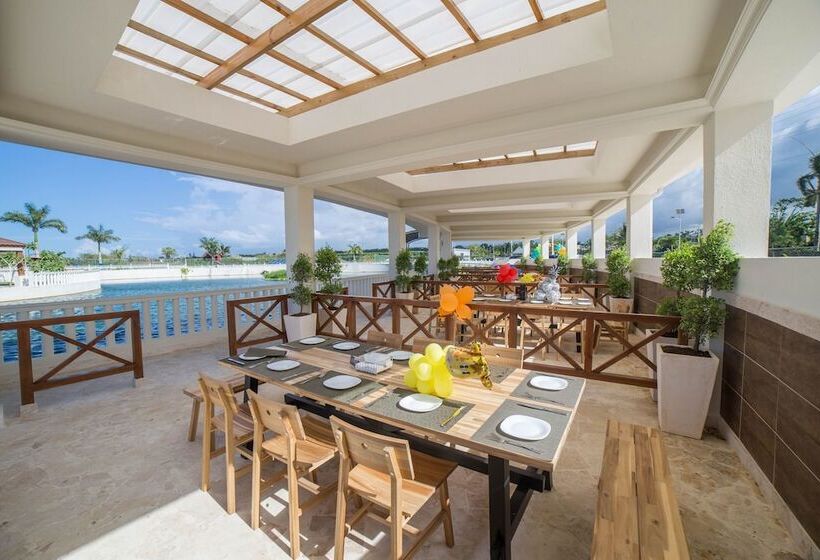 هتل Ocean Village 13
