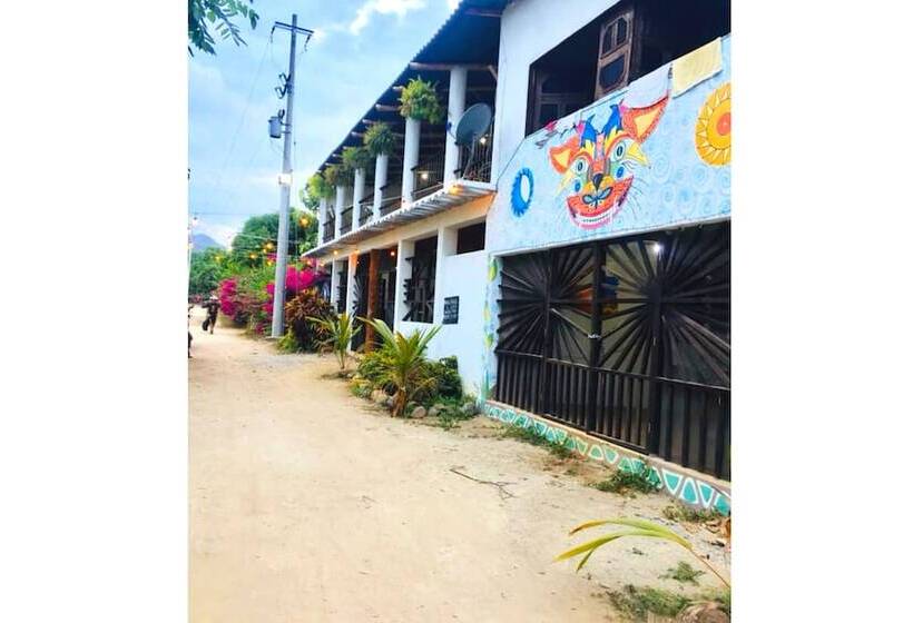 هتل Palomino Hostel By T2l