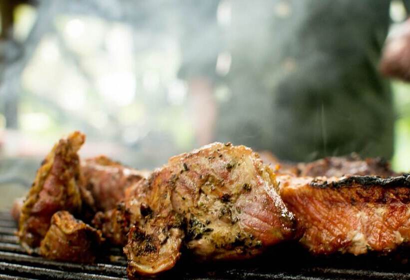 هتل Ulbilla Hostería