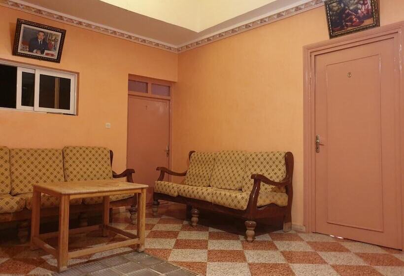 Hôtel Ouaouizerth   Hostel