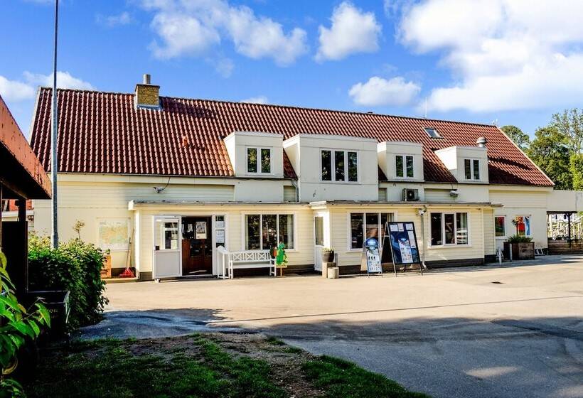 استراحتگاه Jelling Family Camping & Cottages