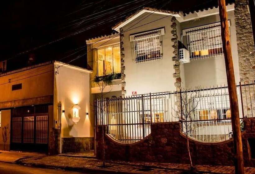 تختخواب و صبحانه Casa Citá