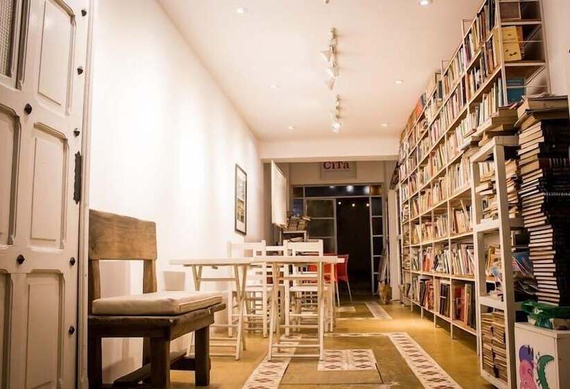 تختخواب و صبحانه Casa Citá