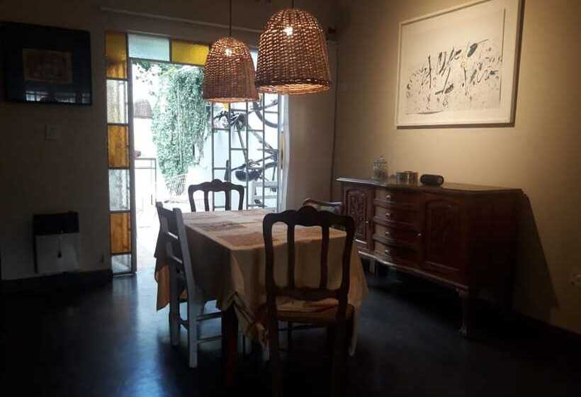 تختخواب و صبحانه Casa Citá