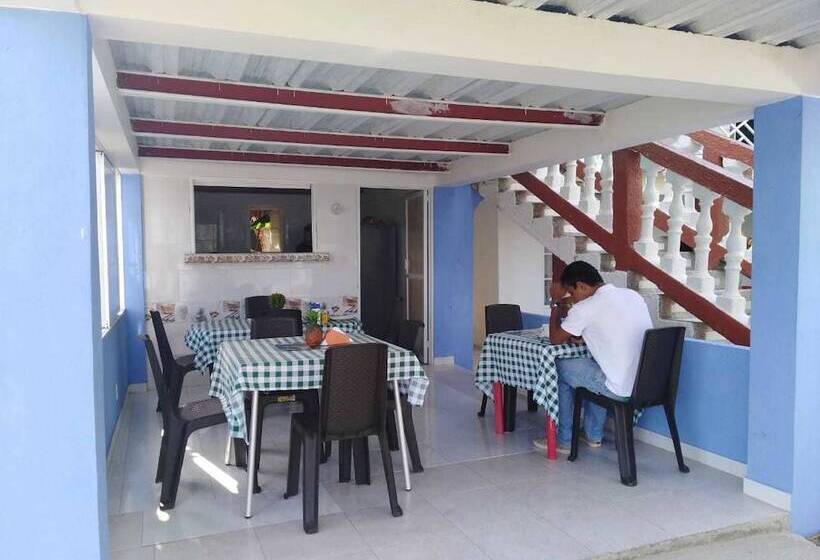 تختخواب و صبحانه Posada Valerie Home