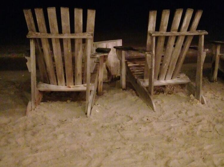 تختخواب و صبحانه Sombré Di Kabana