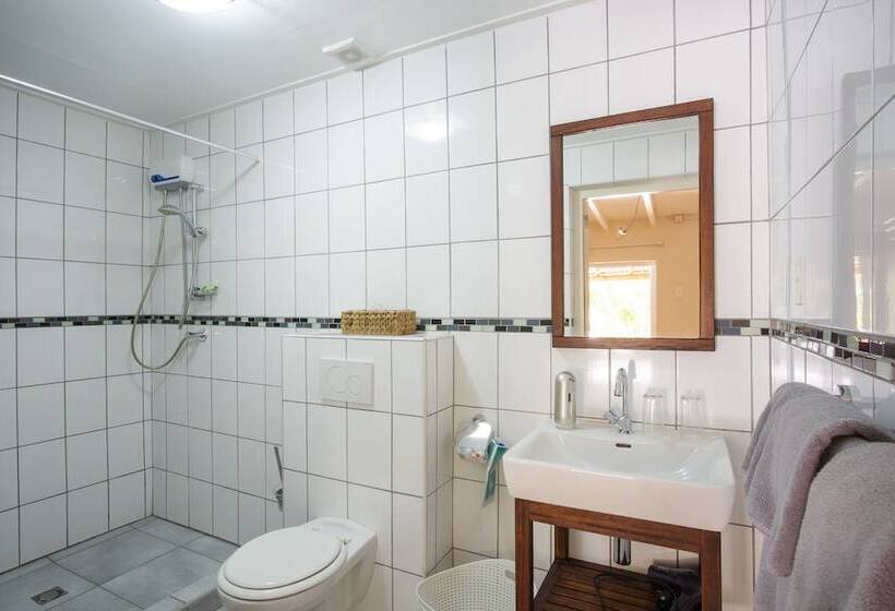 تختخواب و صبحانه Sombré Di Kabana