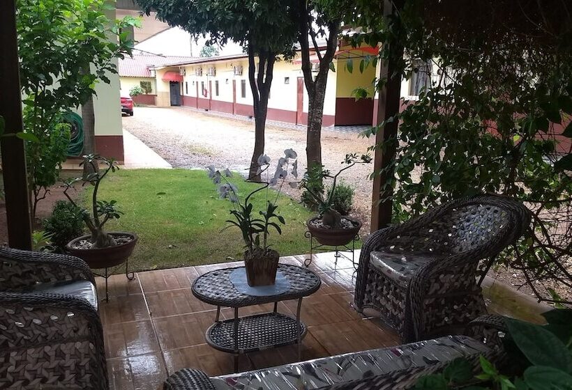 בית מלון כפרי Greenville