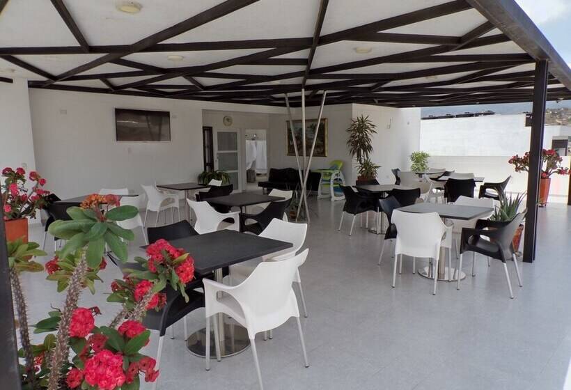 هتل Santa Clara Ocaña