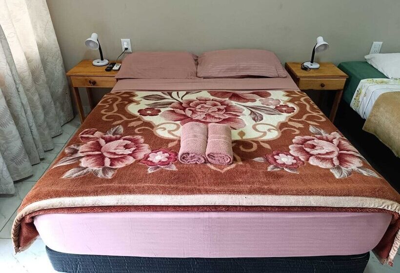 هتل Village Del Sol