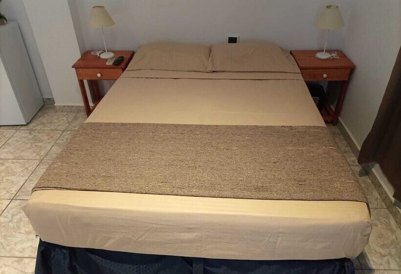 هتل Village Del Sol