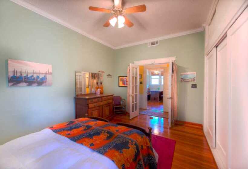 Mesquite Creek Farmhouse