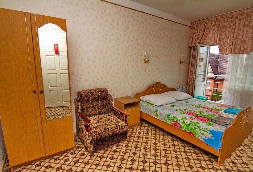 ペンション Lazur Guest House