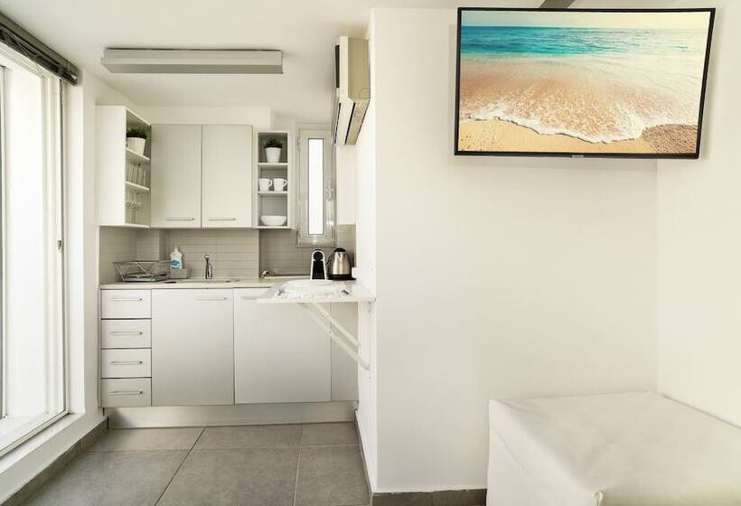 ペンション The Coolest Loft & Terrace Varkiza Sv