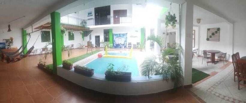 פונדק Iguana Haus Iquitos