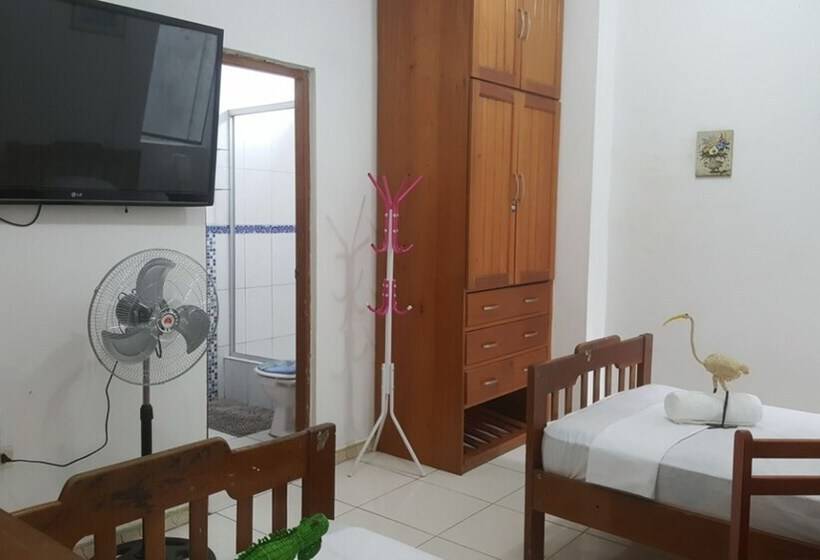 פונדק Iguana Haus Iquitos