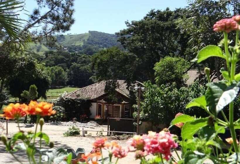 ホテル Chalés Quinta Do Cedro