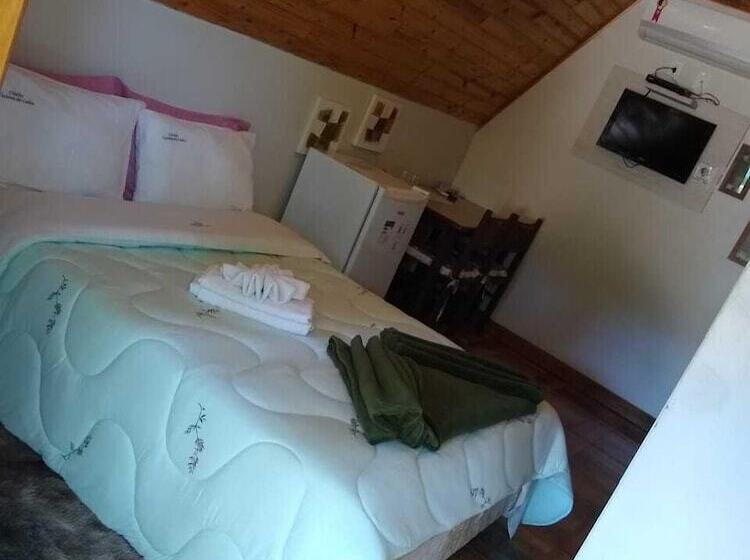 ホテル Chalés Quinta Do Cedro