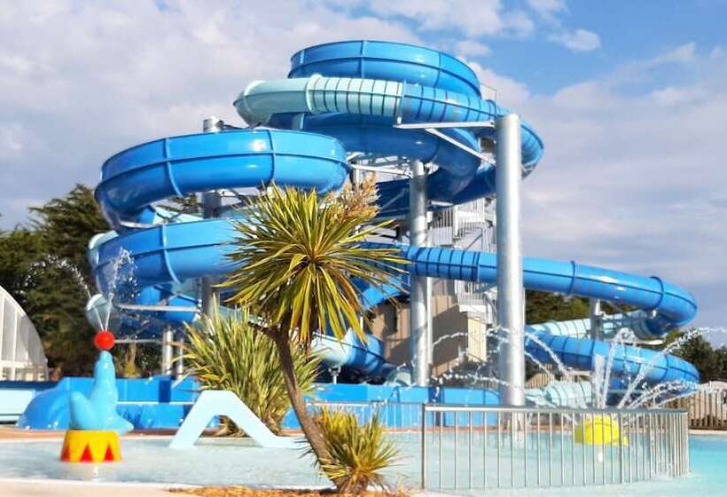 Отель Yelloh Village La Plage