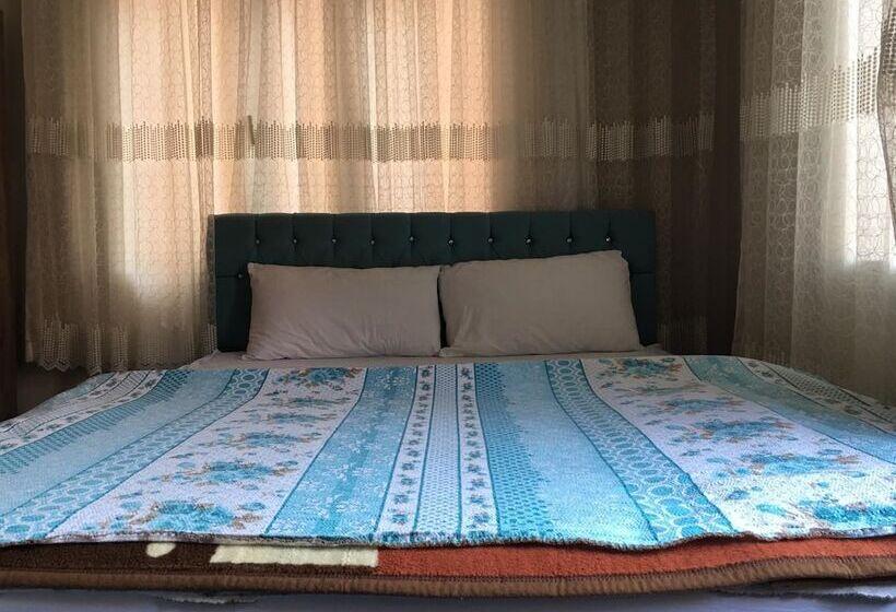 Makam Otel