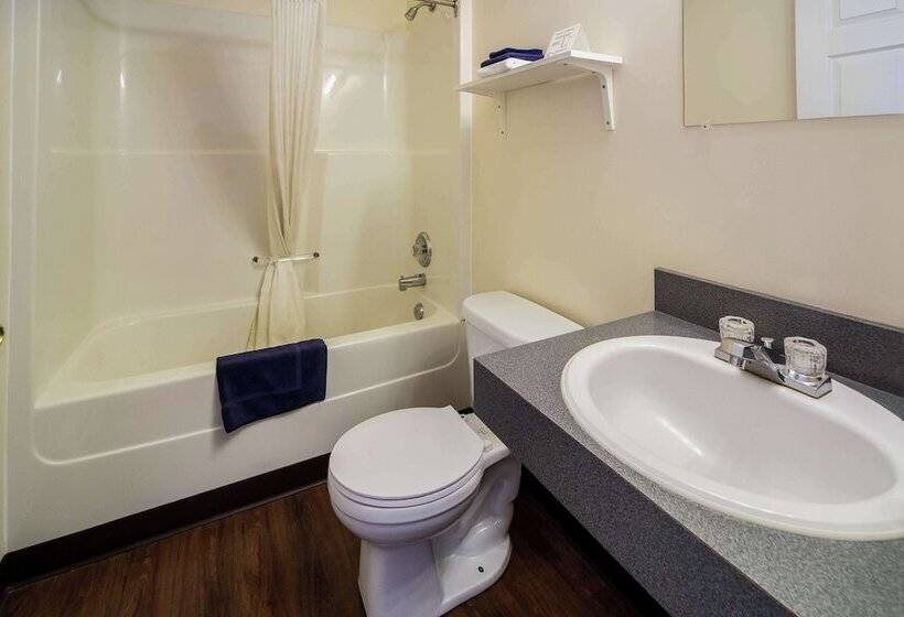 מוטל Canadas Best Value Inn Fort St. John