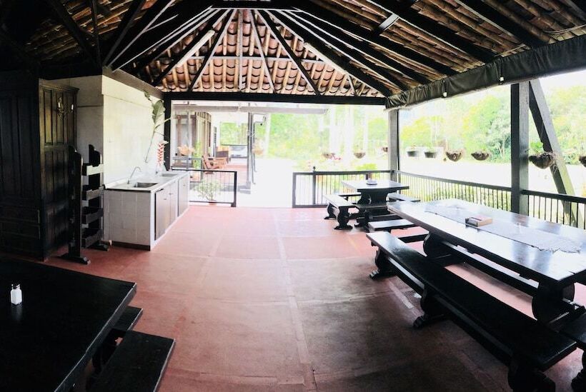 هتل Entre Los Arboles