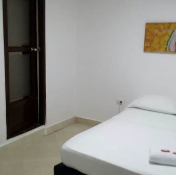 هتل Los Almendros De Los Patios