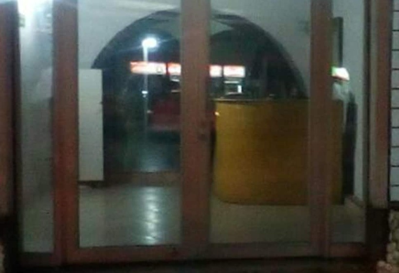 هتل Los Almendros De Los Patios