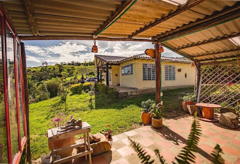 בית מלון כפרי Posada Ecoturistica Villa Rouse