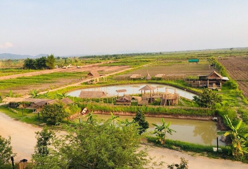 호텔 Rai Ruen Rom Organic Farm