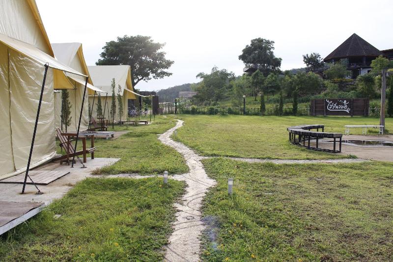 호텔 Rai Ruen Rom Organic Farm