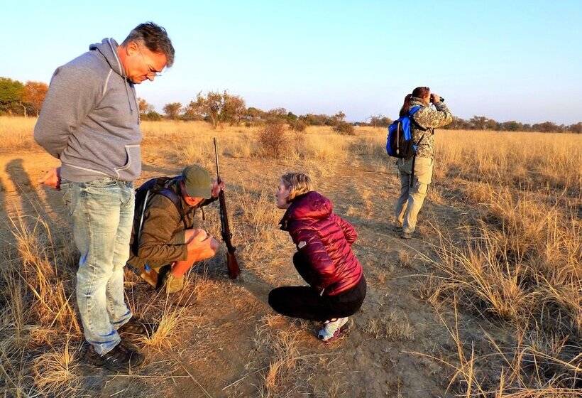 בית מלון כפרי Thorn Tree Bush Camp