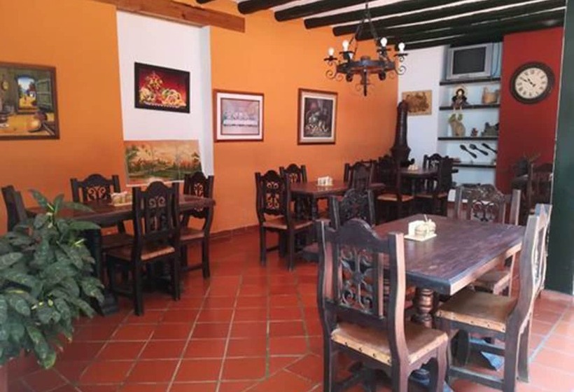 پانسیون Vizcaya Plaza Curití