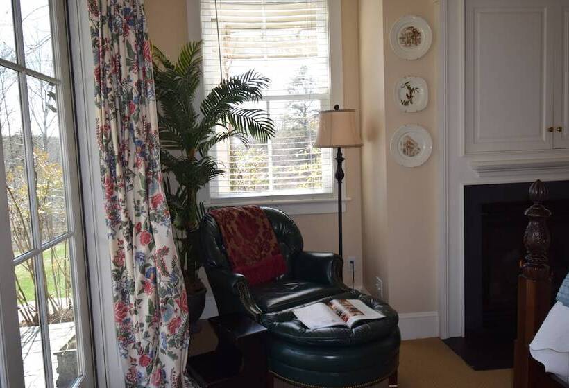 تختخواب و صبحانه Cedar Spring Inn & Spa